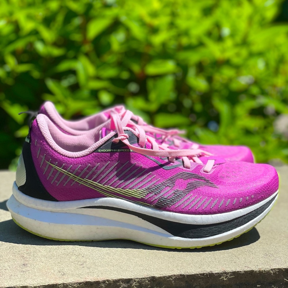 Saucony Women’s Endorphin Speed 2 Running Shoe sz 10